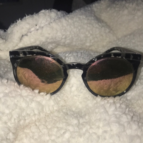 Quay sunglasses - Picture 3 of 4